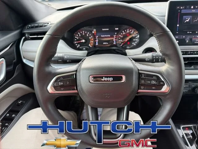 Used 2025 White Jeep Limited 4x4 image 26