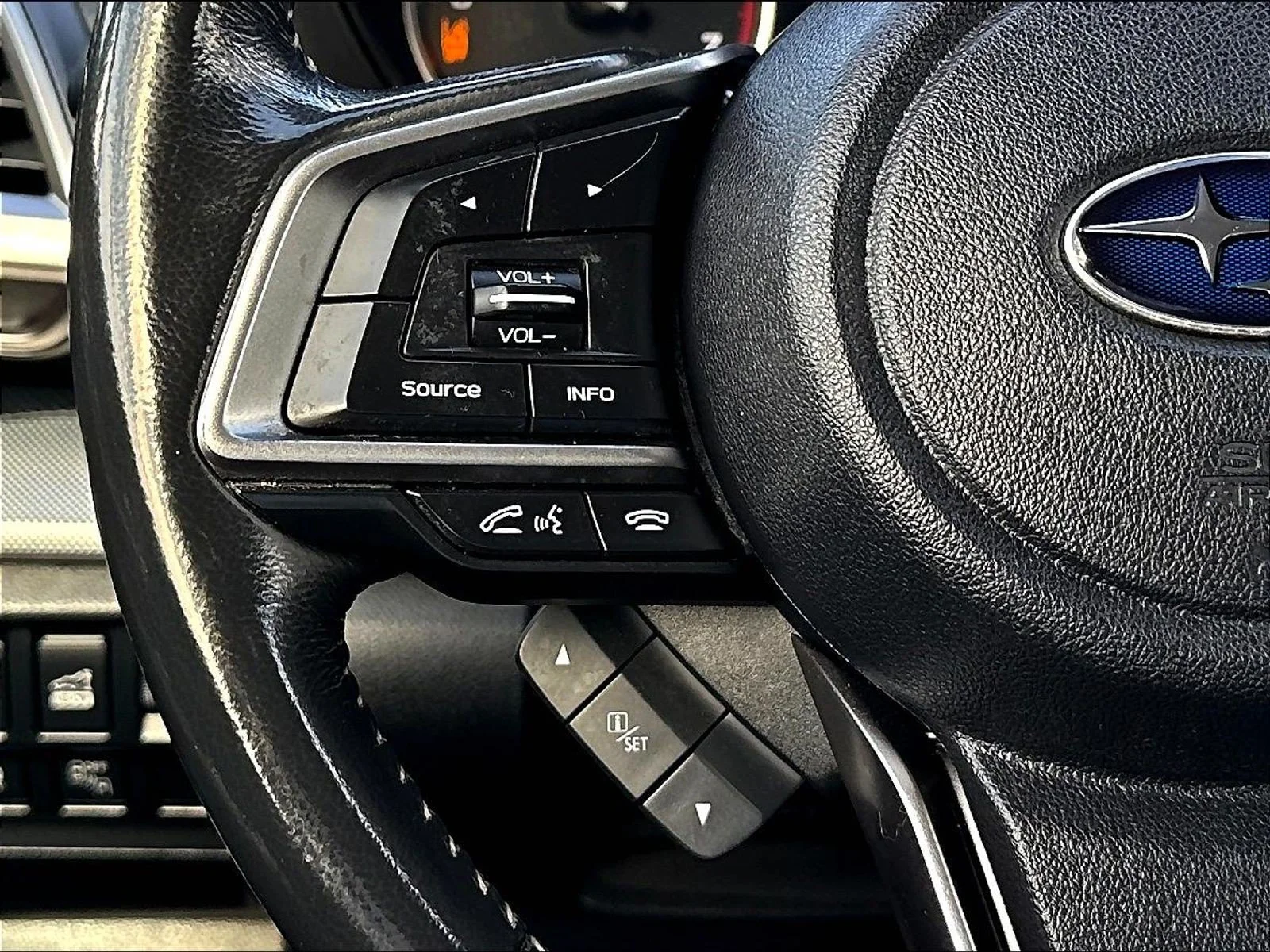 Used 2020 Ice Silver Metallic Subaru Limited image 14