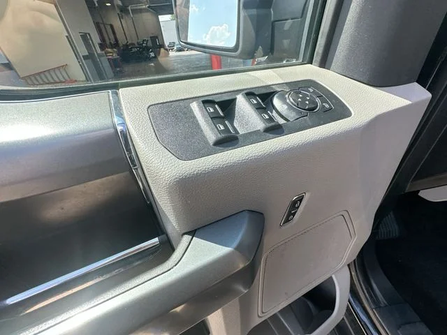 Used 2018 Black Ford XLT image 16