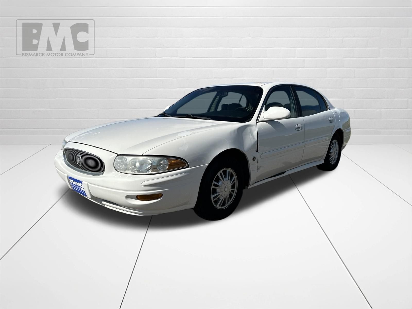 Used 2005 White Buick Custom image 1