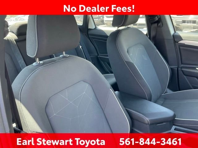 Used 2025 White Volkswagen 1.5T Sport image 24