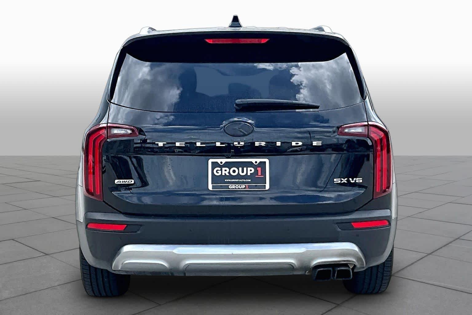 Used 2020 Ebony Black Kia SX image 5