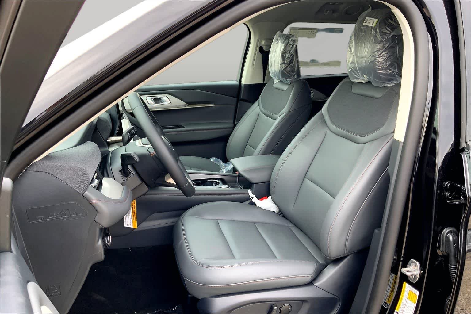 New 2026 Agate Black Metallic Ford Active image 7