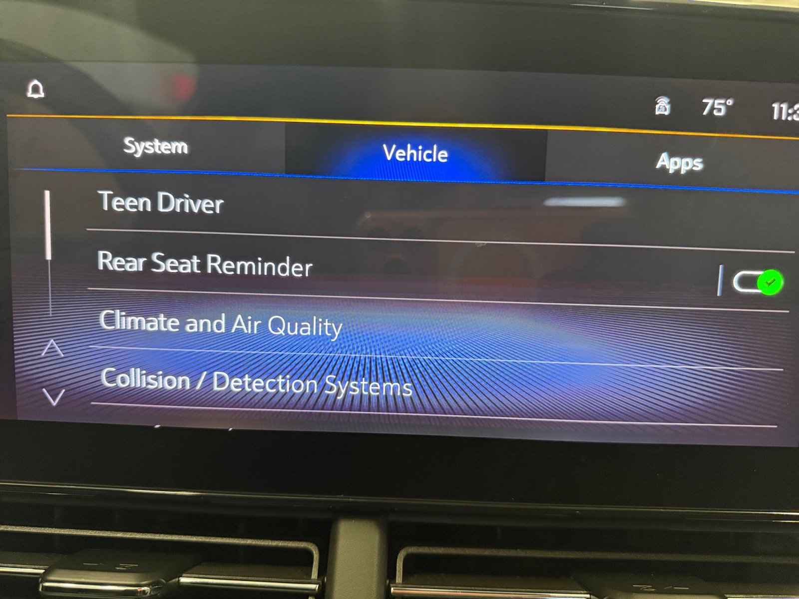 Used 2025 Summit White Chevrolet LT image 34