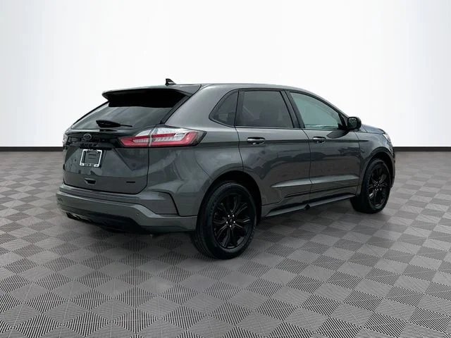 Used 2024 Gray Ford SE image 5