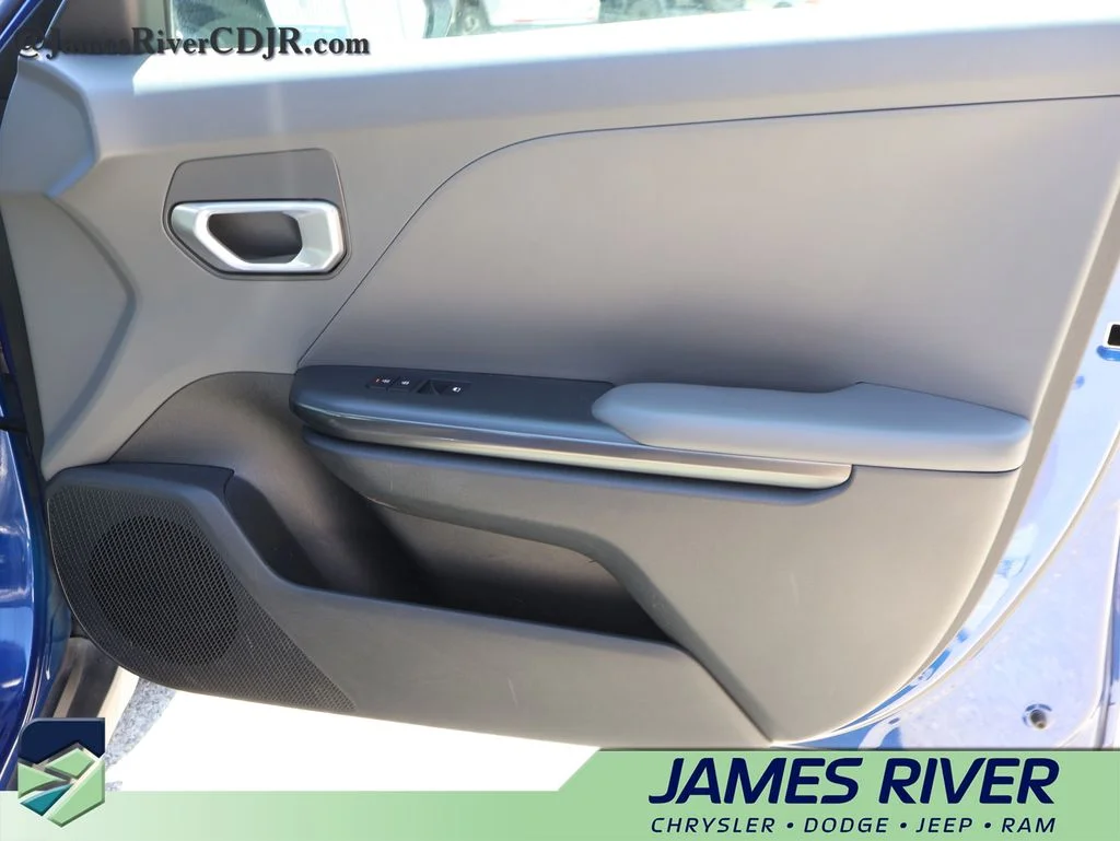 Used 2025 Blue Kia LXS image 8