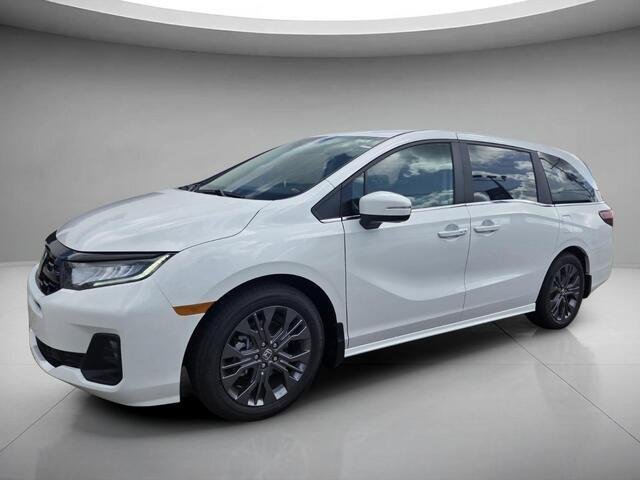 New 2026 Platinum White Pearl Honda Touring image 9