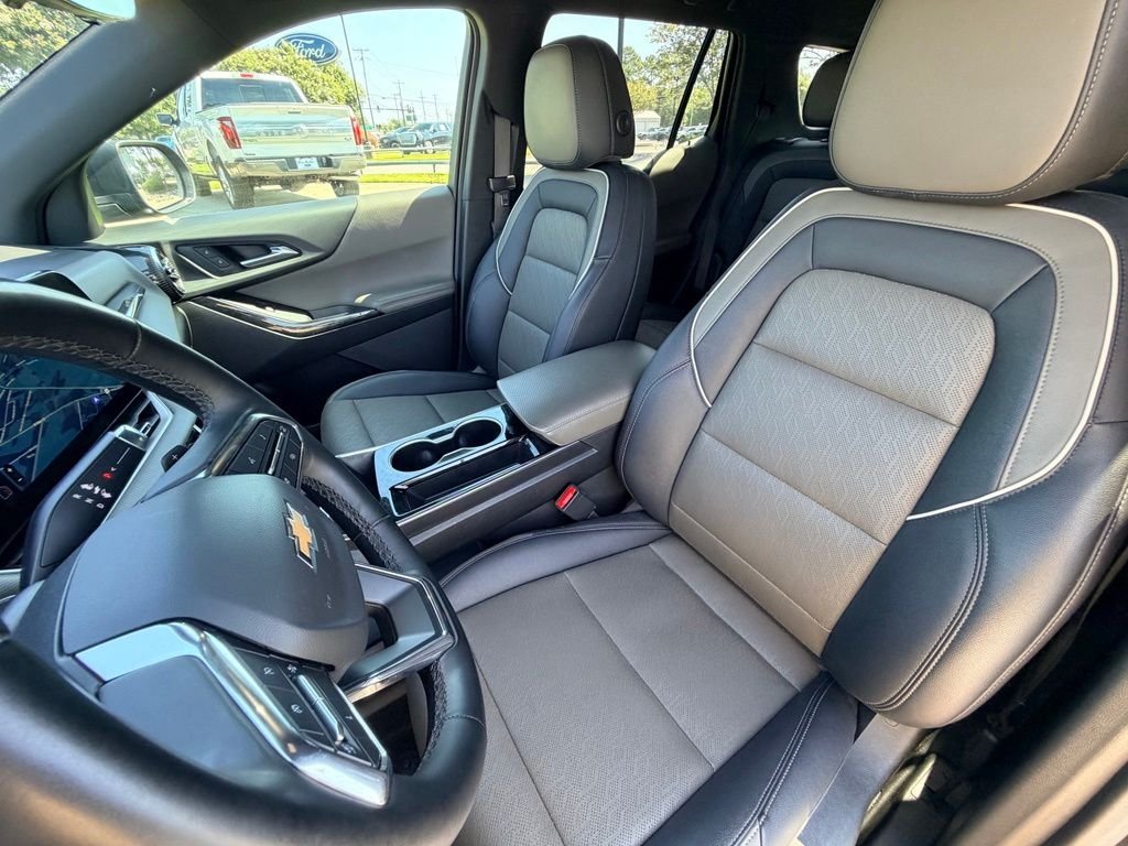 Used 2025 Black Chevrolet LT image 22
