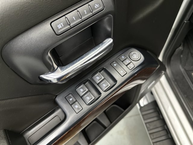 Used 2019 Silver GMC SLT image 19
