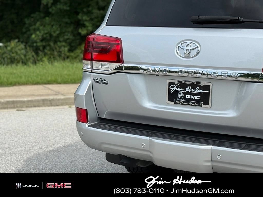Used 2021 Silver Toyota 4DR 4WD image 16