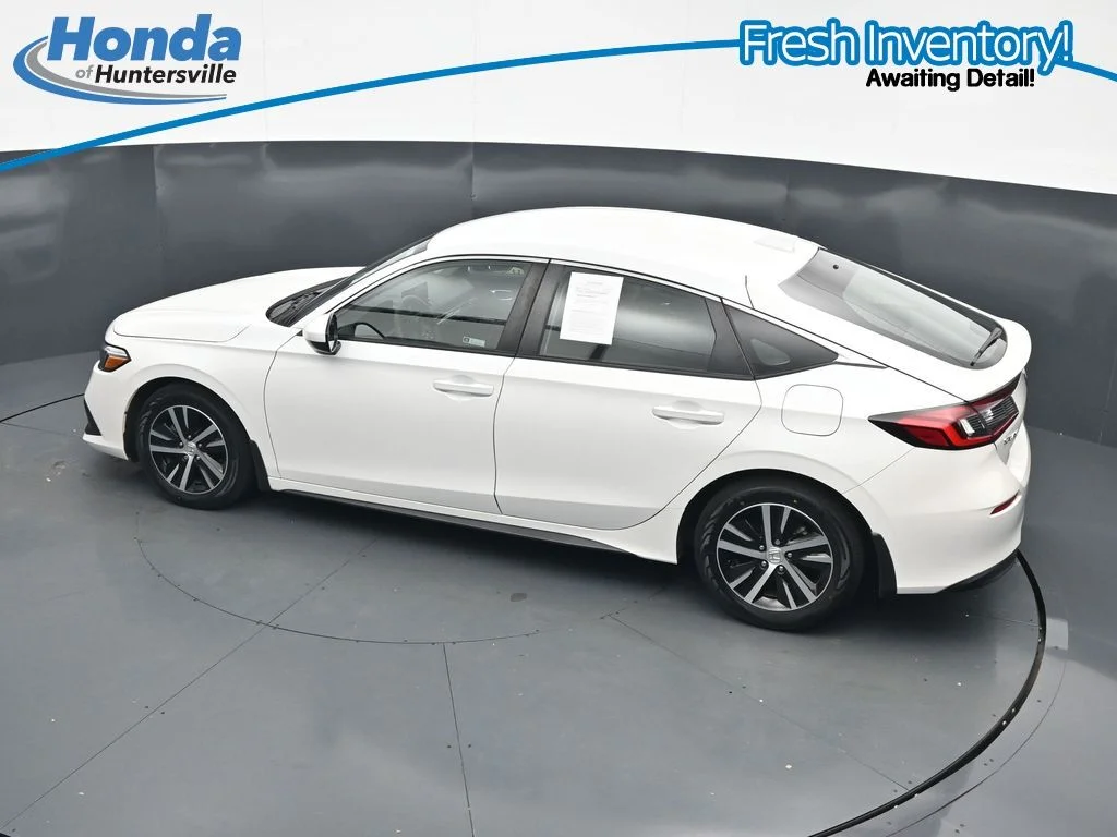Used 2024 Platinum White Pearl Honda 2.0L LX image 21