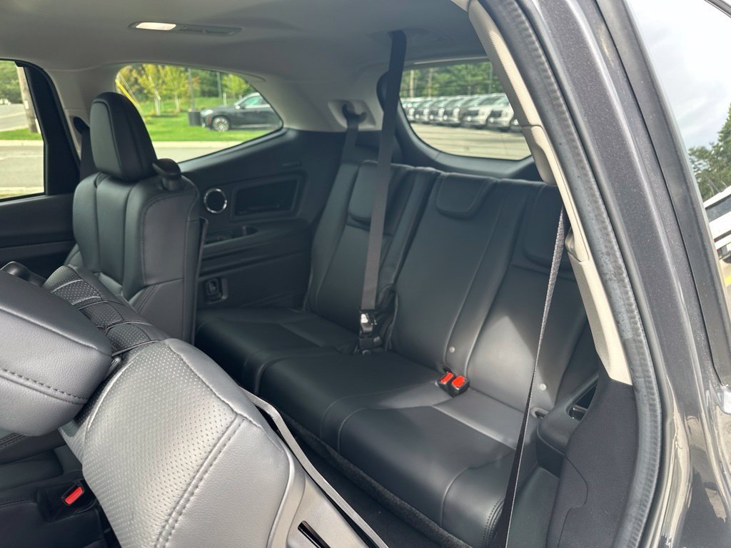 Used 2025 Gray Subaru Onyx Edition Touring image 21