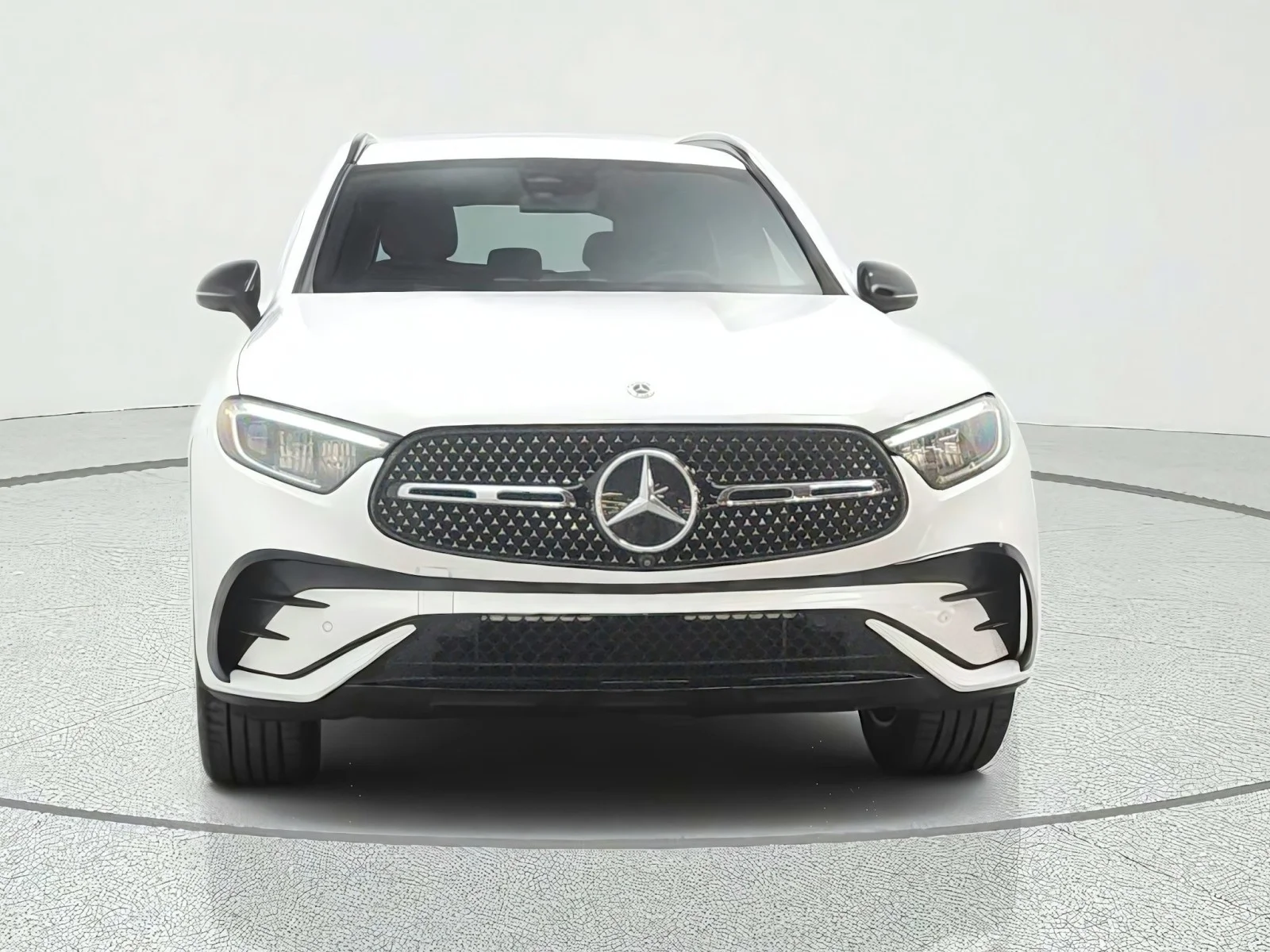 Used 2024 Polar White Mercedes-Benz GLC 300 SUV image 2