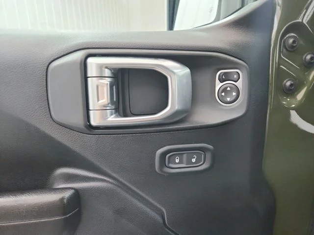Used 2020 Green Jeep Unlimited Sport S image 28