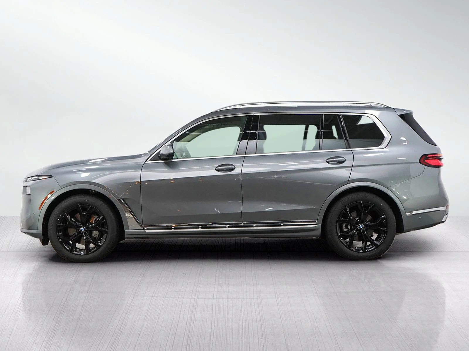 Used 2026 BMW X7 40i with VIN 5UX23EM00T9254443 for sale in Wayzata, Minnesota
