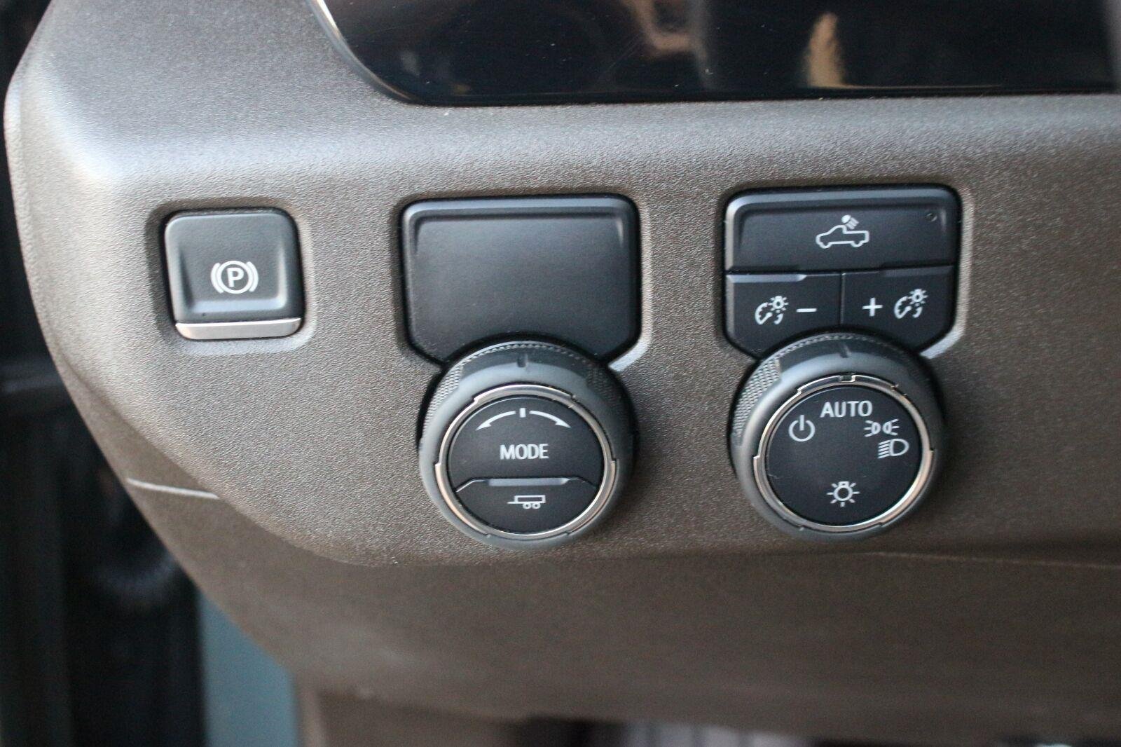 Used 2025 Cypress Gray Chevrolet LT image 32
