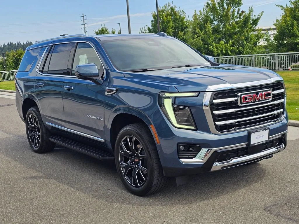 Used 2025 Downpour Metallic GMC Elevation image 7