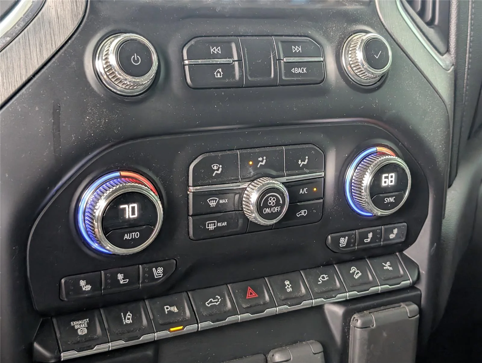Used 2023 White Frost Tricoat GMC Denali image 20