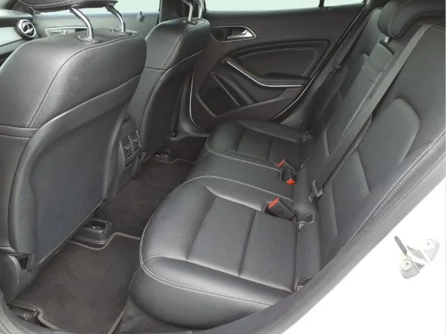 Used 2020 White Mercedes-Benz GLA 250 image 12