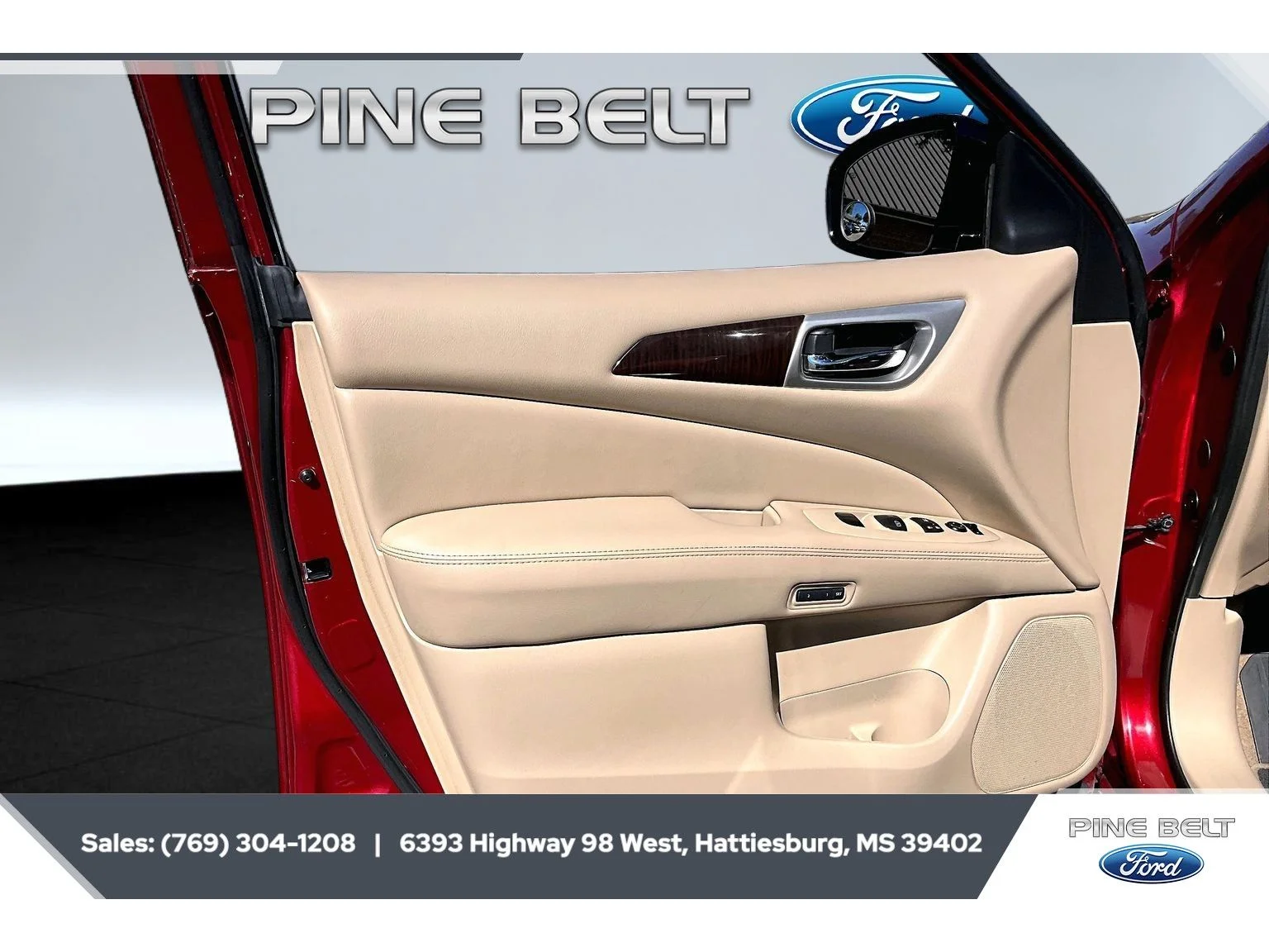 Used 2014 Cayenne Red Nissan SL image 17
