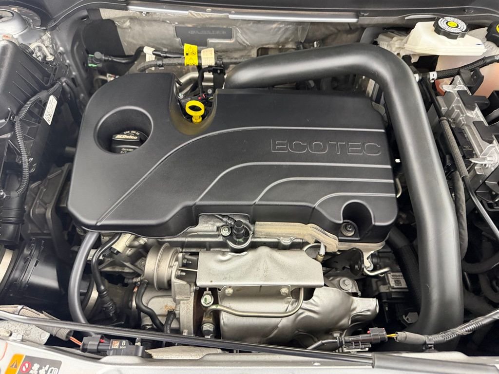 Used 2025 Sterling Metallic GMC Elevation image 34