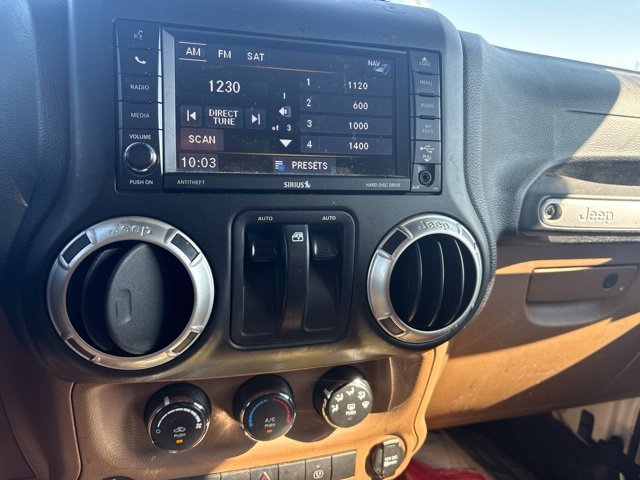 Used 2017 White Jeep Sahara image 6