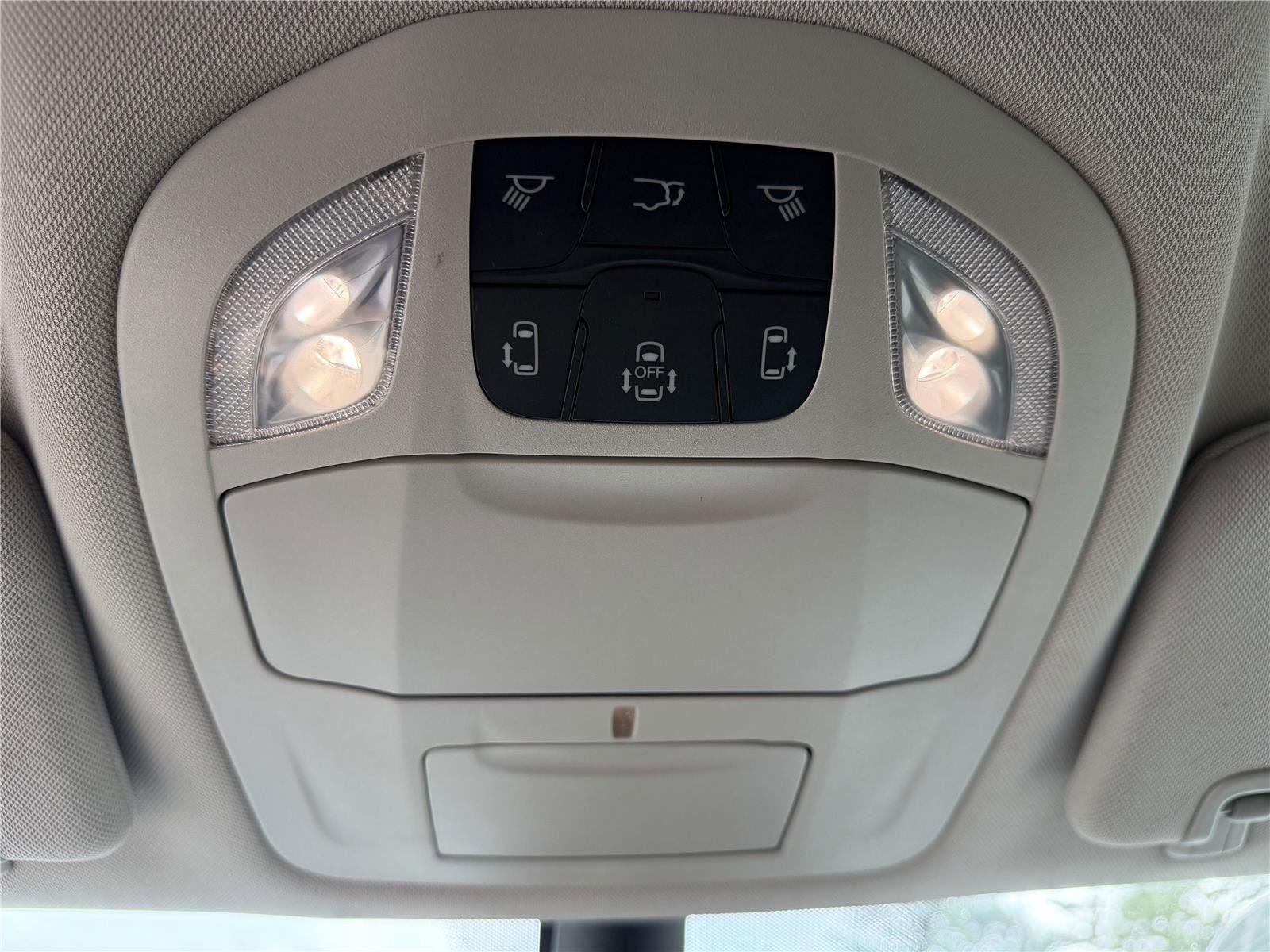 Used 2023 Bright White Clearcoat Chrysler Touring L image 25