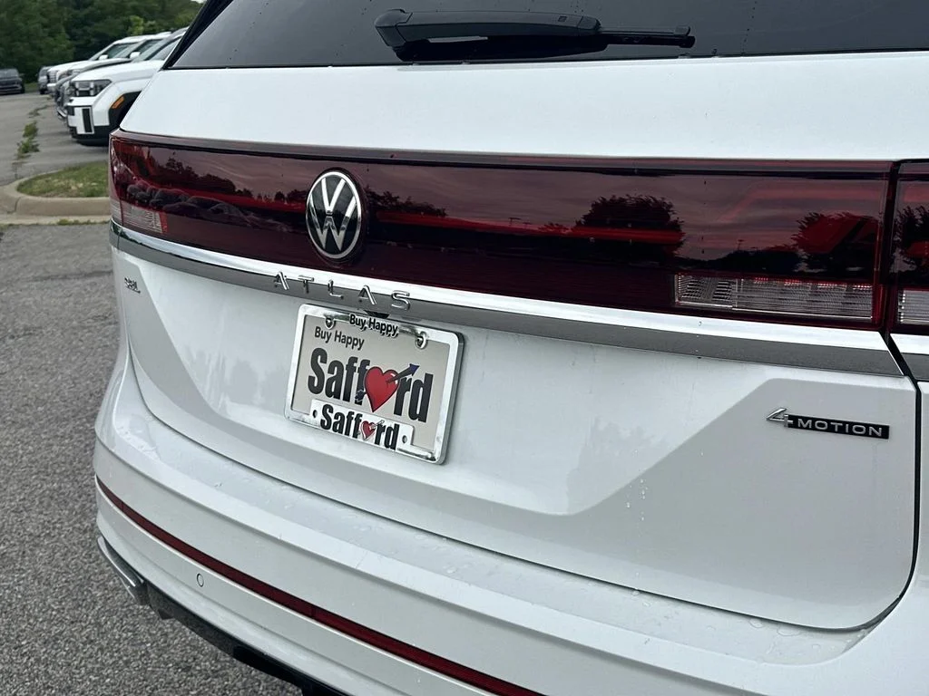 Used 2024  Volkswagen 2.0T SEL Premium R-Line image 12