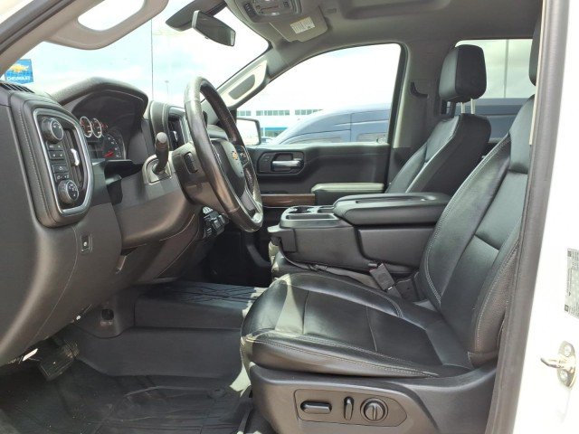 Used 2019 SUMMIT WHITE Chevrolet LT image 17
