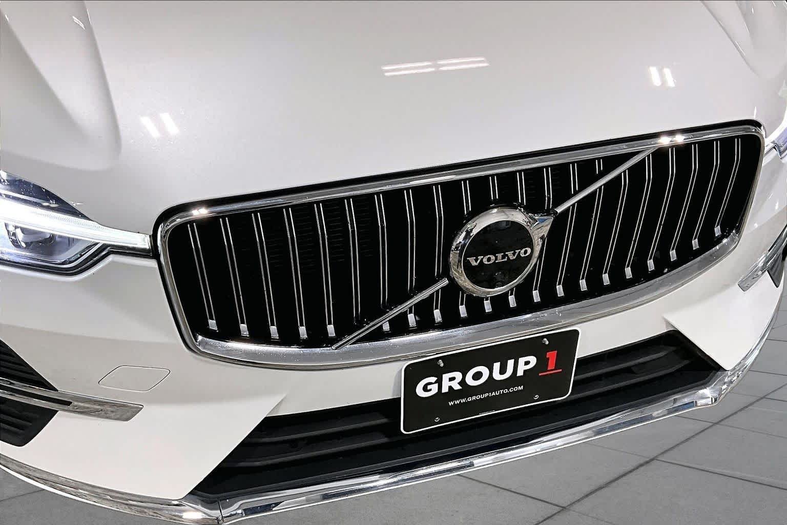 Used 2023 Crystal White Metallic Volvo Ultimate Bright Theme image 30