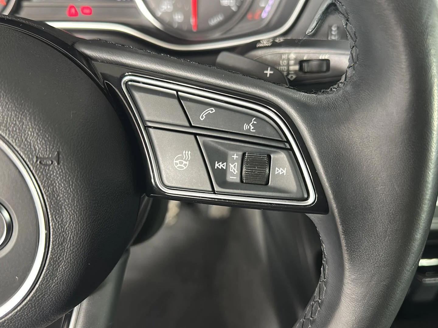 Used 2021 Manhattan Gray Metallic Audi Premium image 22