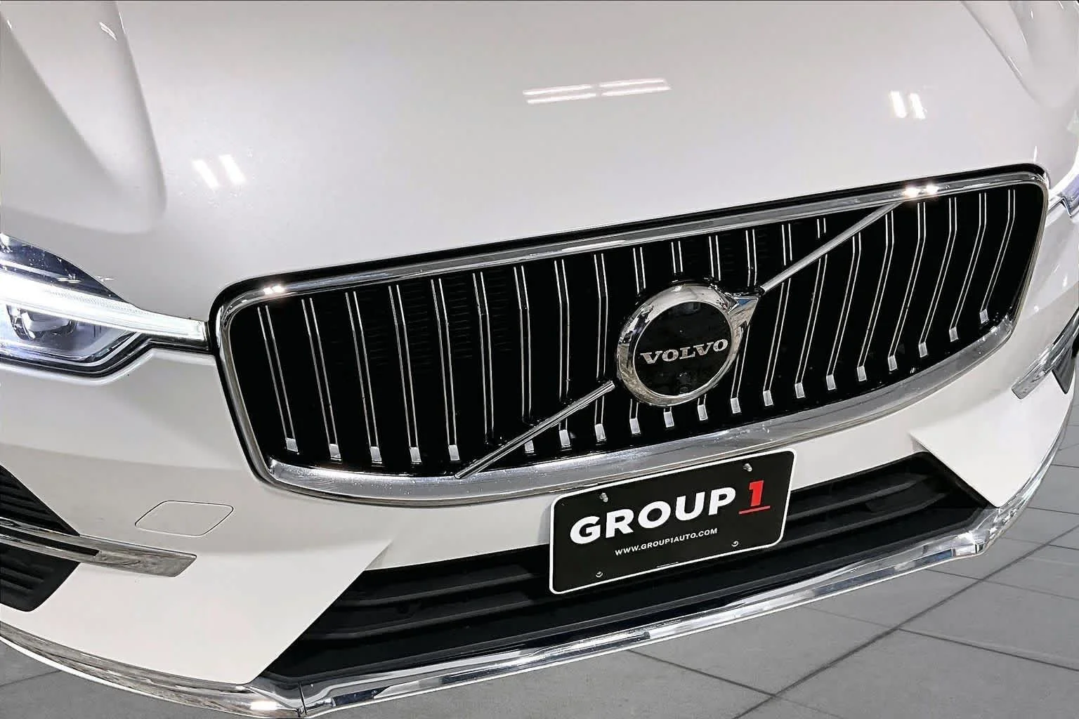 Used 2023 Crystal White Metallic Volvo Ultimate Bright Theme image 30