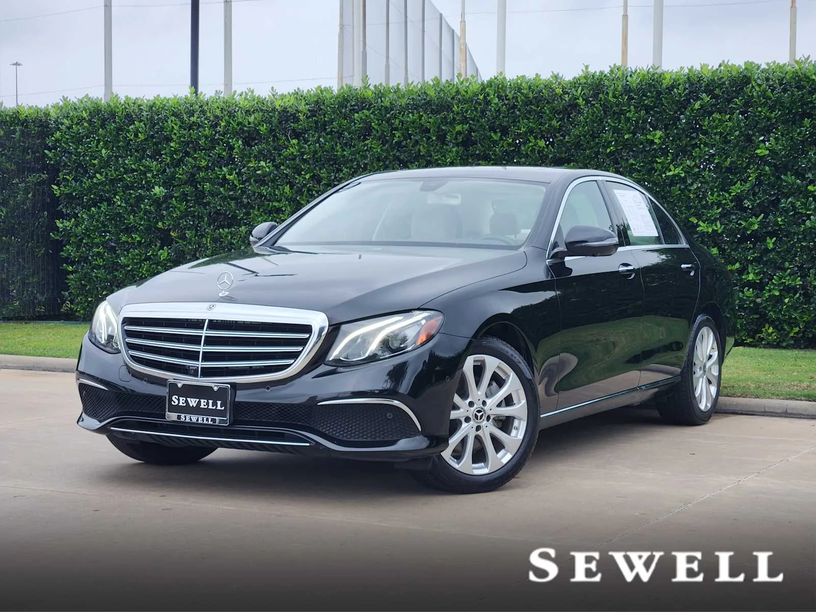 2019 Mercedes-Benz E-Class E300's photo