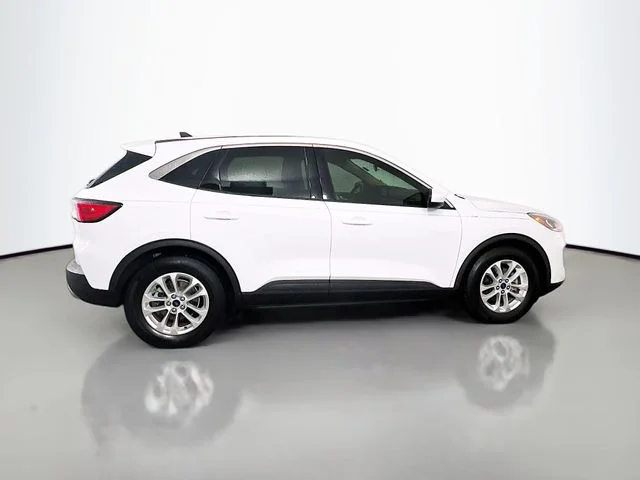 Used 2020 Oxford White Ford SE image 10