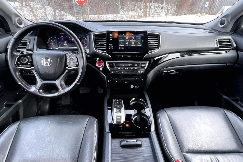Used 2021 White Honda Touring image 15