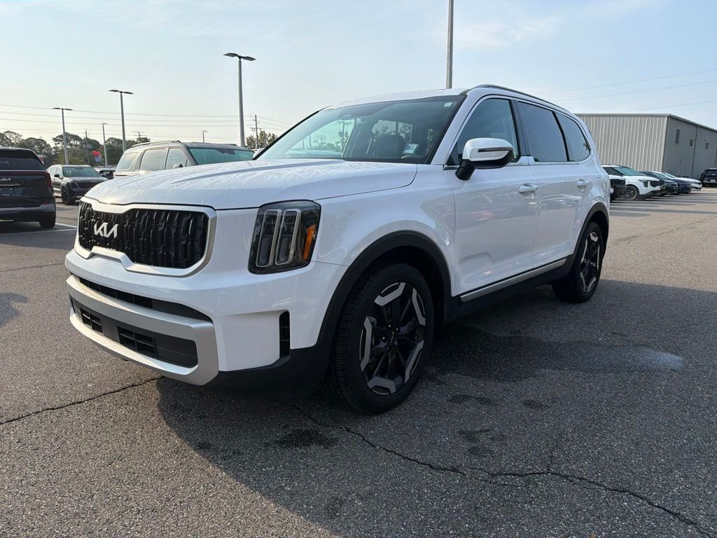 Certified Used 2025 White Kia EX image 9