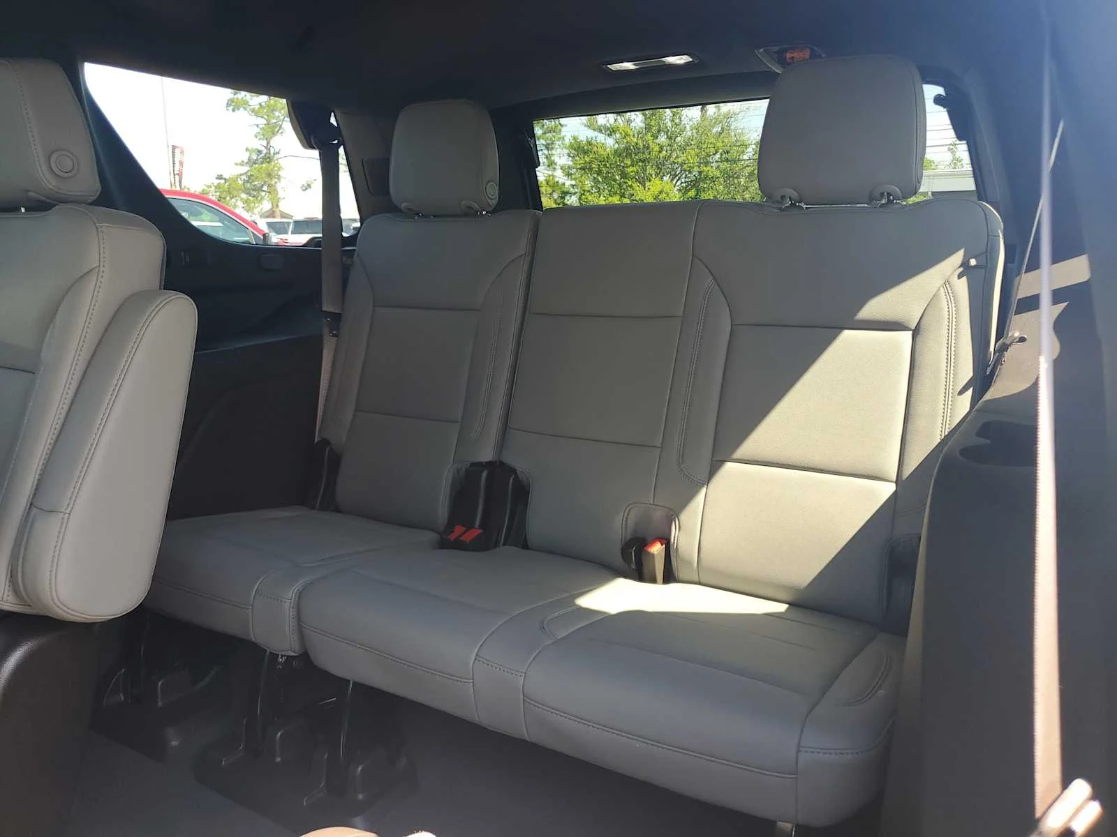 Used 2023 Black Chevrolet Z71 image 13