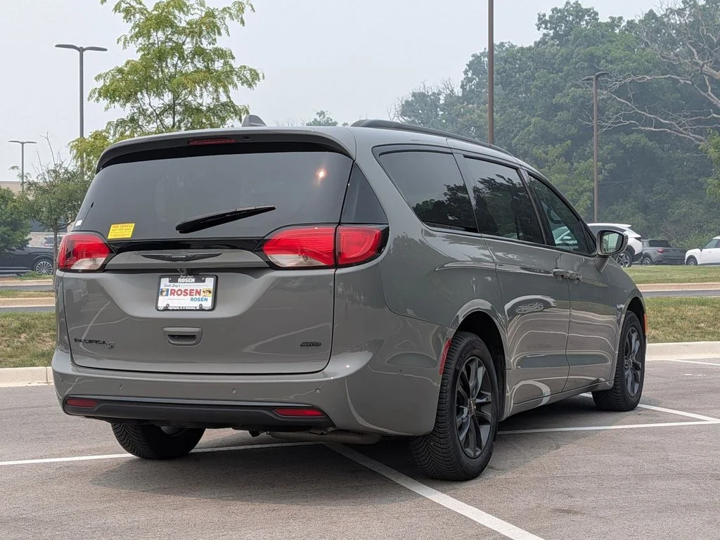 Used 2020 White Chrysler Launch Edition image 7