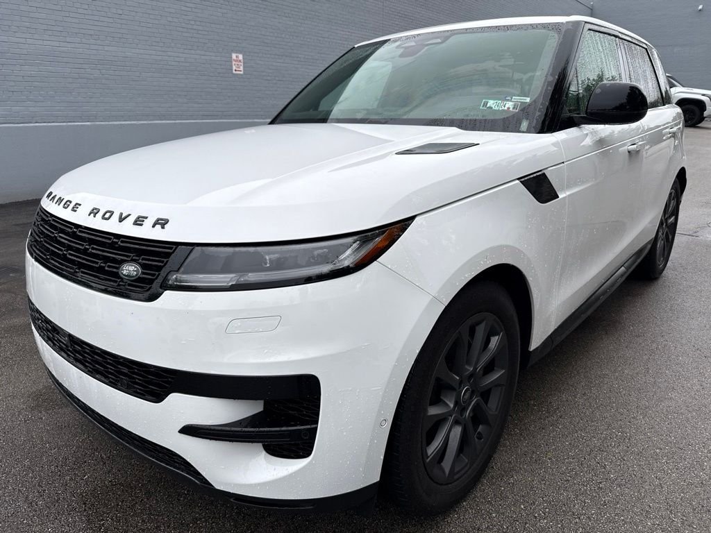 Used 2024 White Land Rover SE image 1