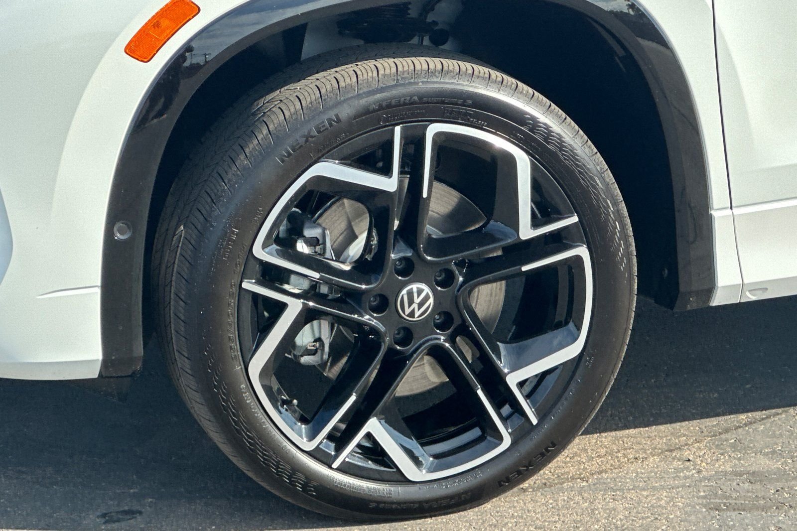 New 2026  Volkswagen SEL R-Line Turbo image 26