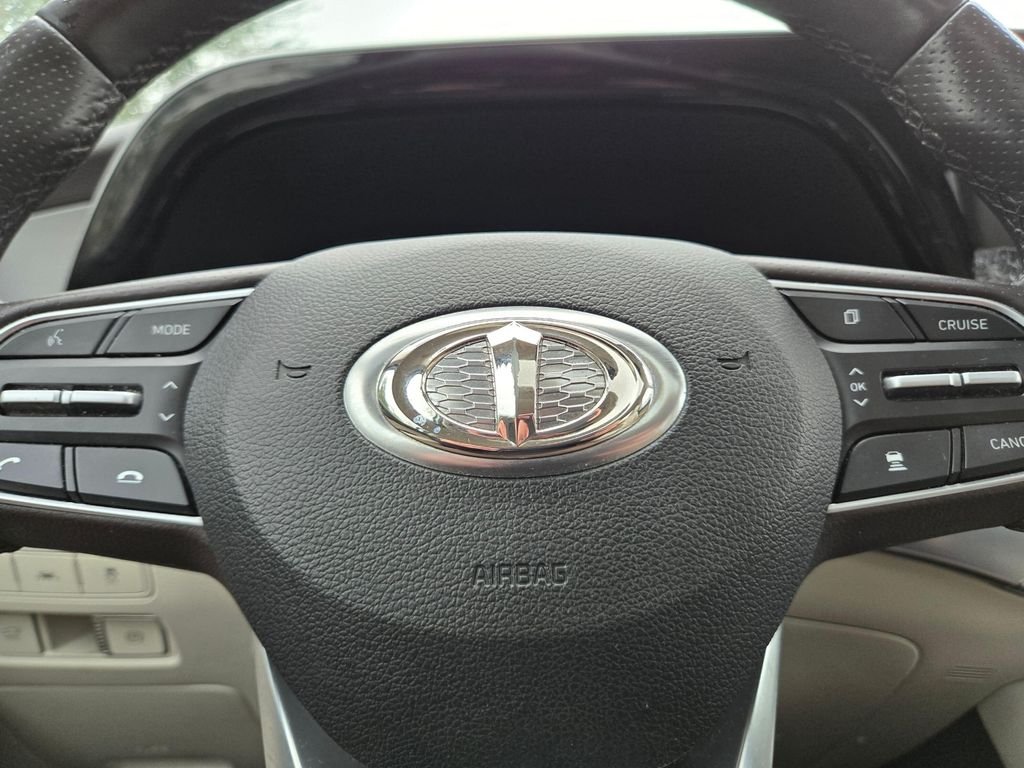 Used 2020 Hyper White Hyundai Limited image 23