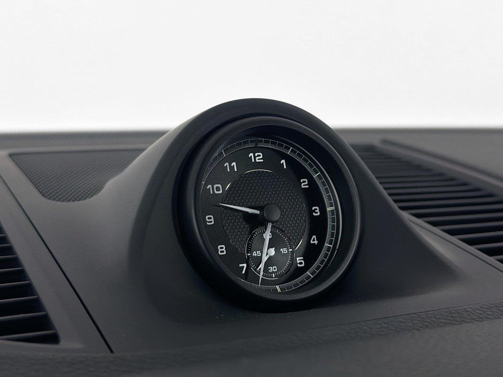 Used 2026  Porsche  image 17