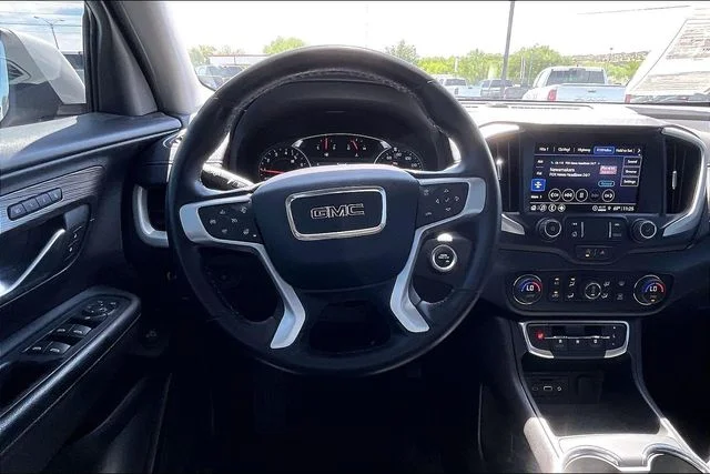 Used 2024 White GMC SLT image 5