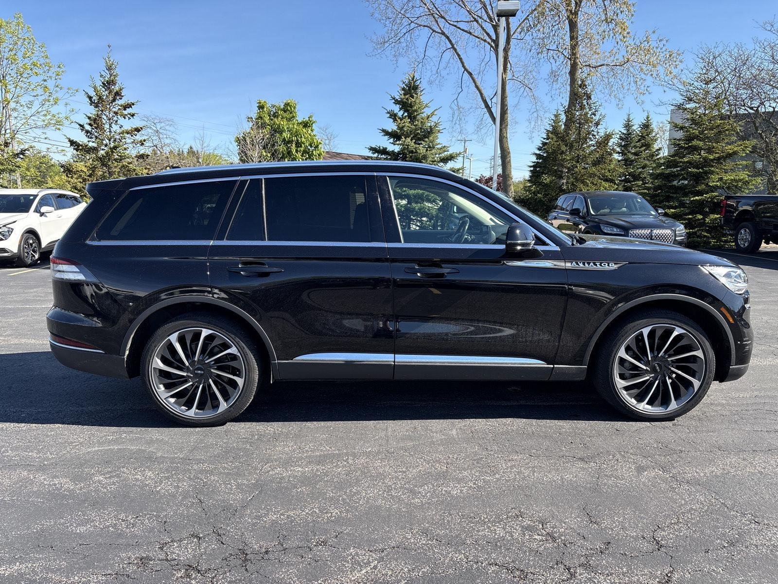 Used 2020 Infinite Black Metallic Lincoln Reserve image 21