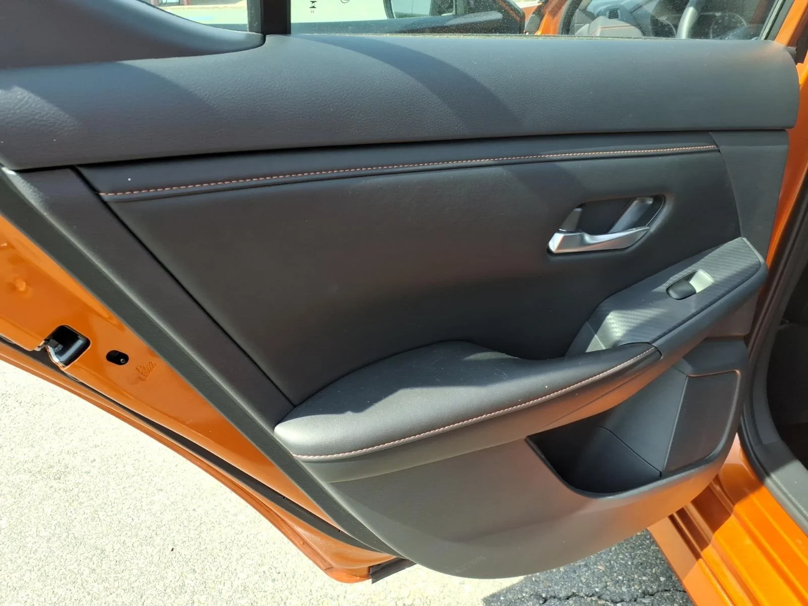 Certified Used 2023 Monarch Orange Metallic/Super Black Nissan SR image 12