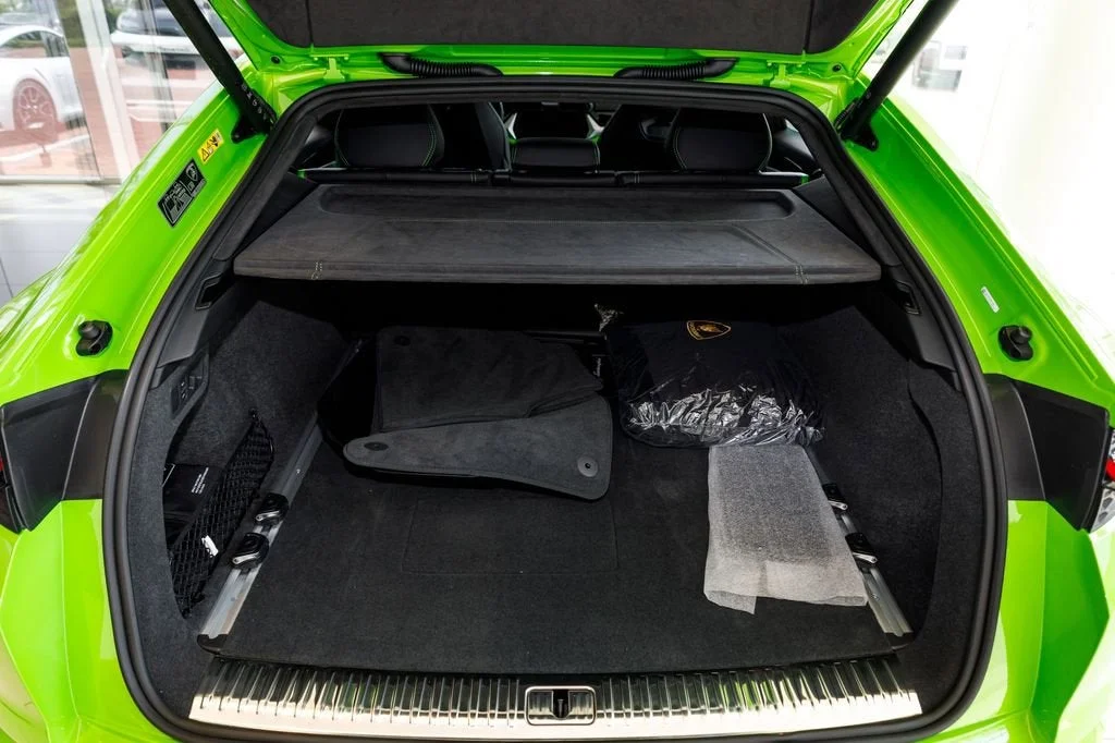 Used 2025 Green Lamborghini SE image 44