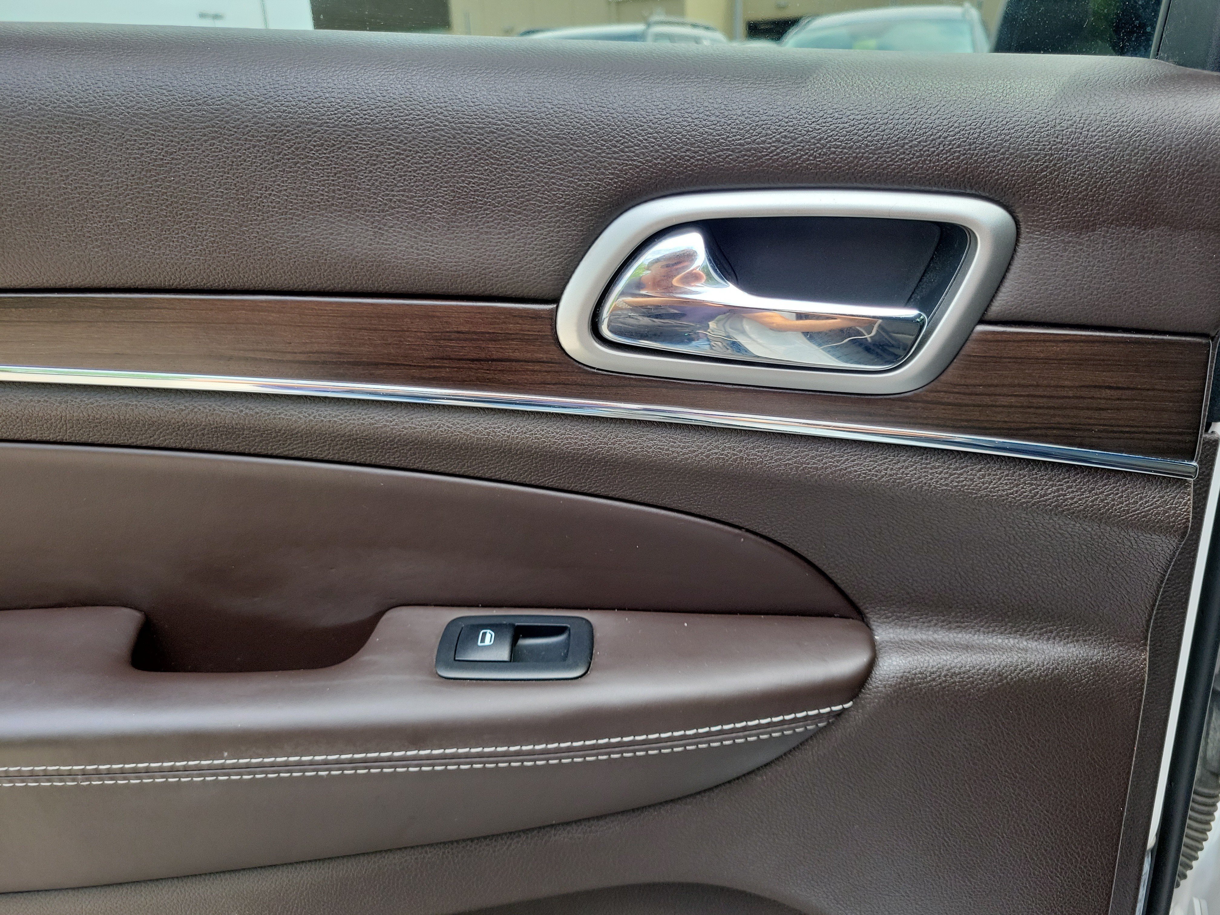 Used 2018 Ivory 3-Coat Jeep Overland image 12