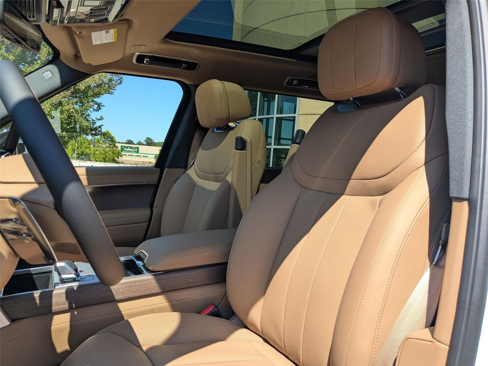 New 2026 Fuji White Land Rover SE image 14