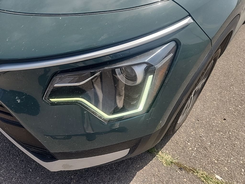 Used 2023 Green Kia EX image 6
