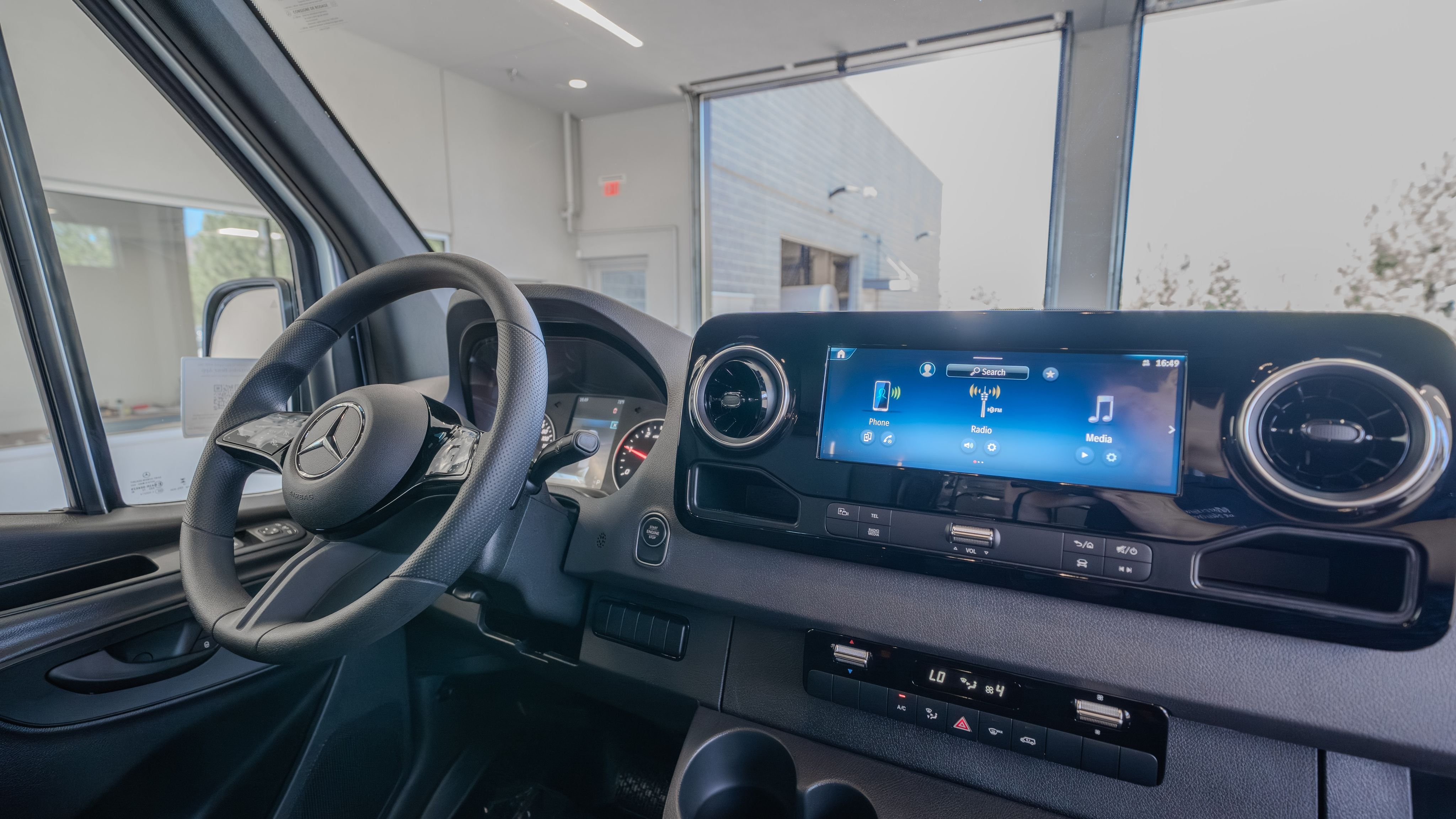 New 2025 High-tech silver metallic Mercedes-Benz Cargo 170 WB image 19
